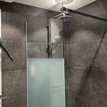 La Perle Enchantee בית הארחה 3*